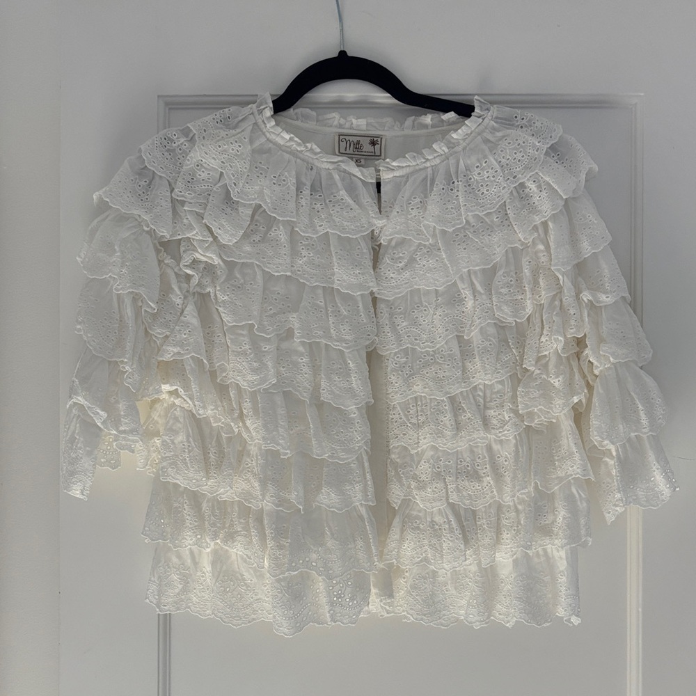 Chic White Ruffled Blouse